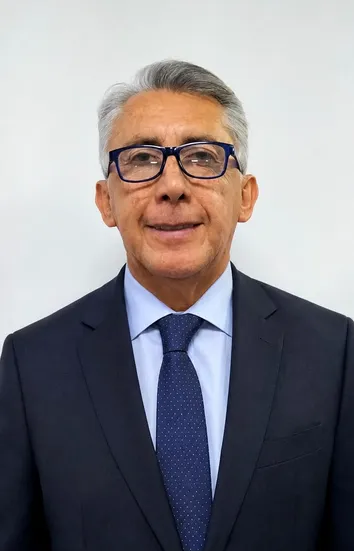 Dr. Alberto Peláez